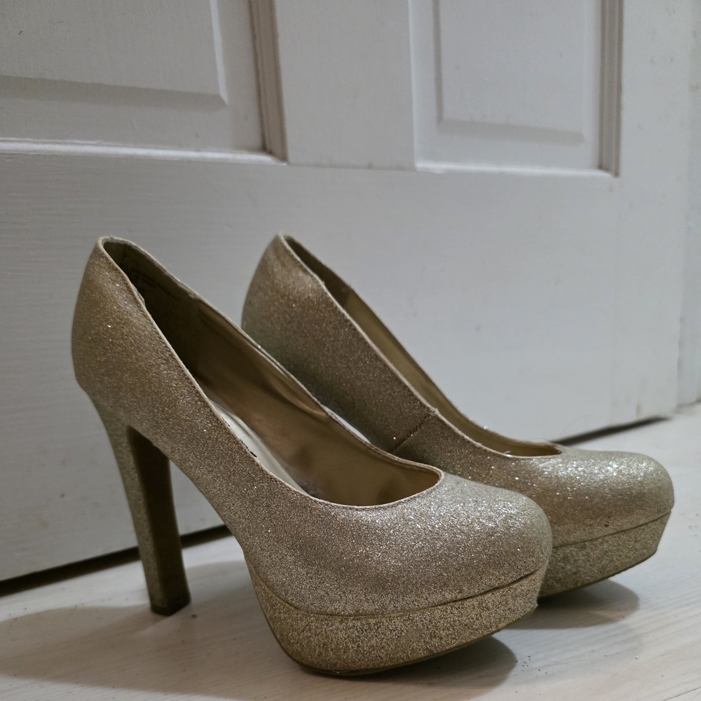 Mossimo Supply Co. Glittering Gold Heels